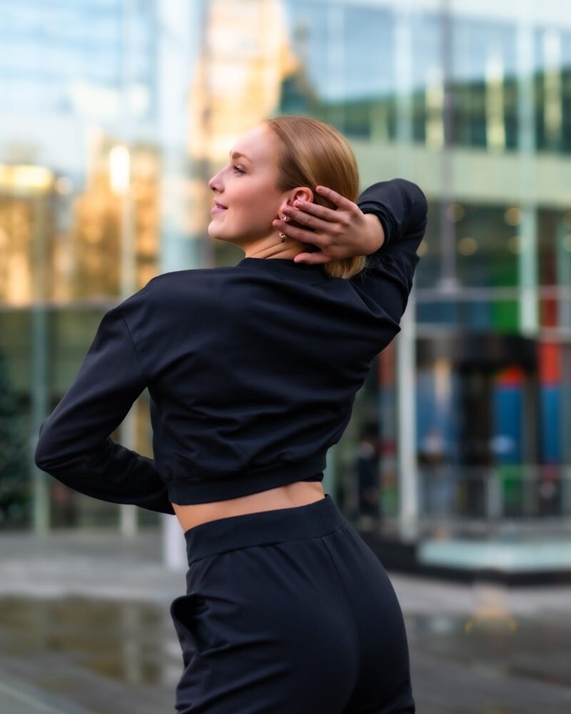 Basilica Onyro Crop Top Sweater